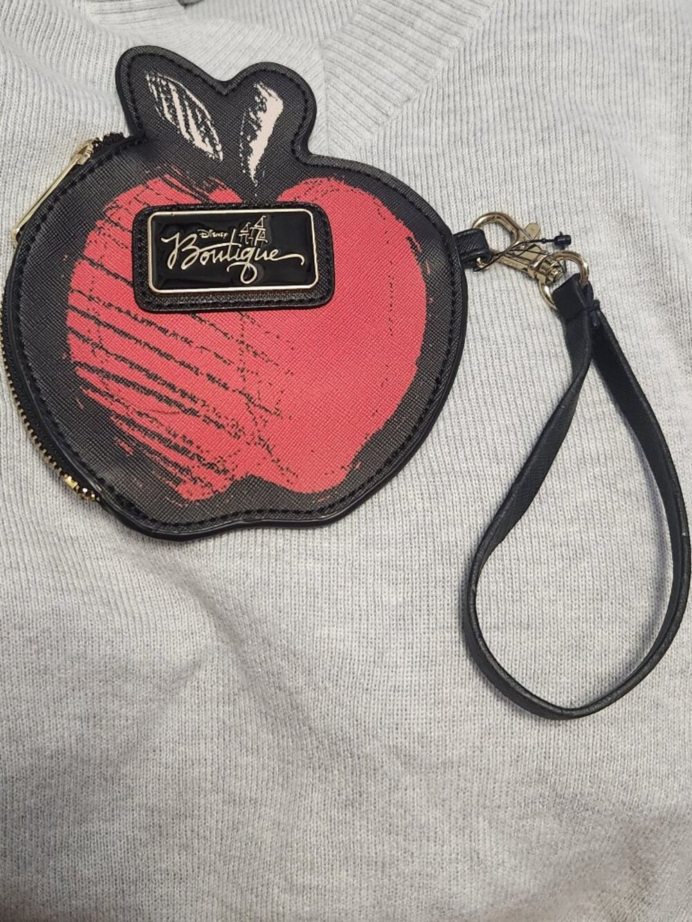 Disney Parks Boutique Snow White Evil Queen Poison Apple Wristlet Coin Pouch